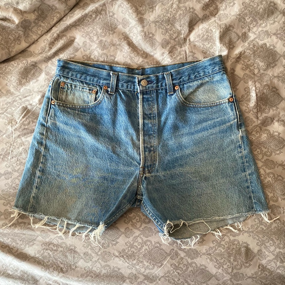 Pre-loved 90s Levi’s cutoffs!